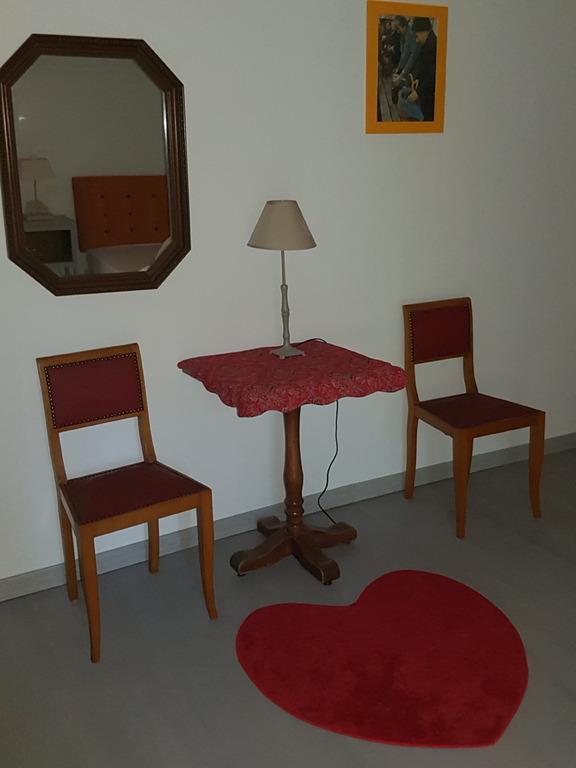 Chambres D'Hotes Au Pere Louis Labastide-du-Vert Luaran gambar